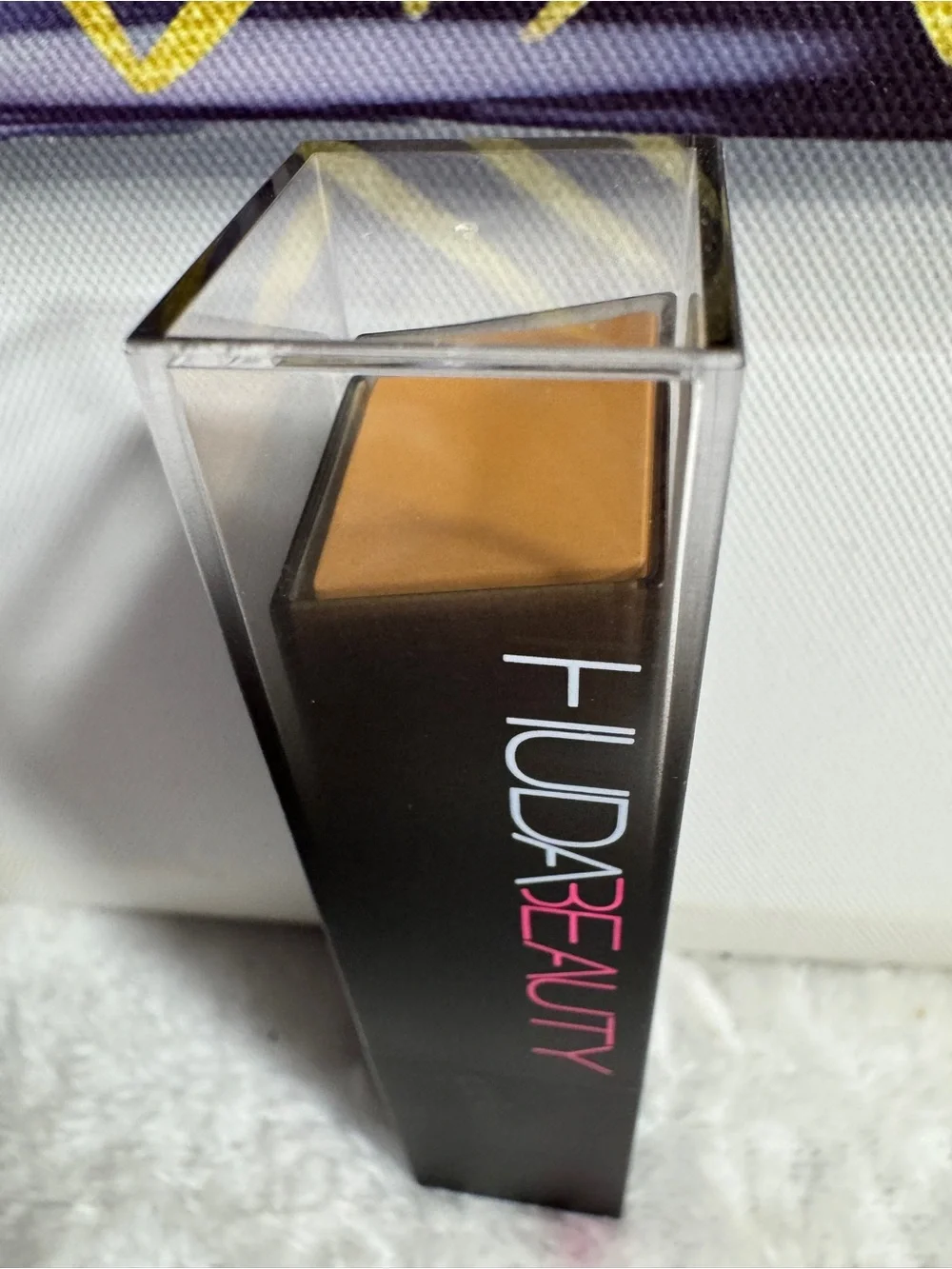 HUDA BEAUTY #fauxfilter Skin Finish Stick Foundation - Amaretti 310G